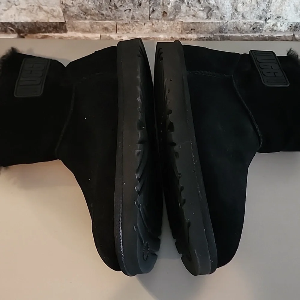 UGG  Black Fur-Lined Boots - Picture 6 of 10